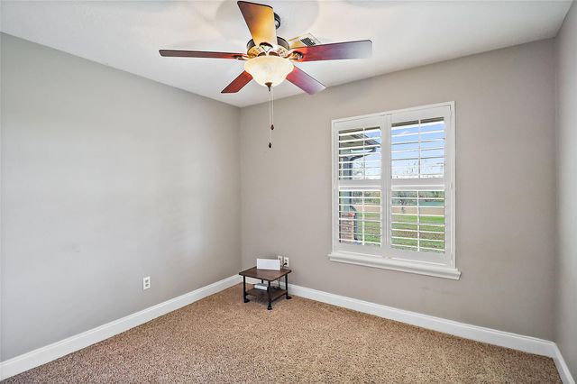 15151 Lakeview Drive, Beach City, TX 77523