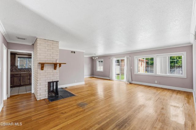 20709 Schoolcraft Street, Winnetka, CA 91306