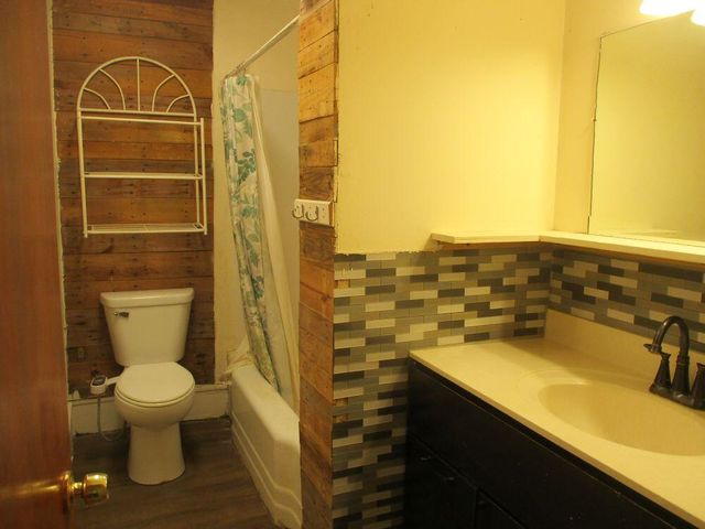 209 Spring Street, Three Rivers, MI 49093