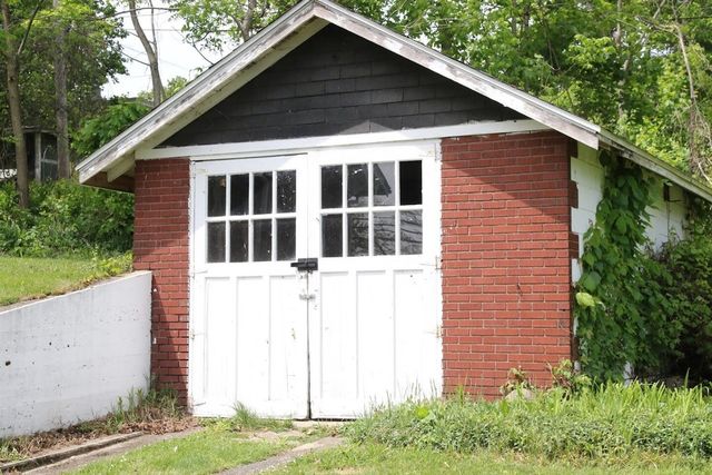 209 Spring Street, Three Rivers, MI 49093