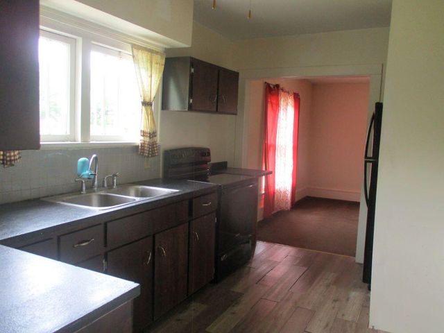 209 Spring Street, Three Rivers, MI 49093