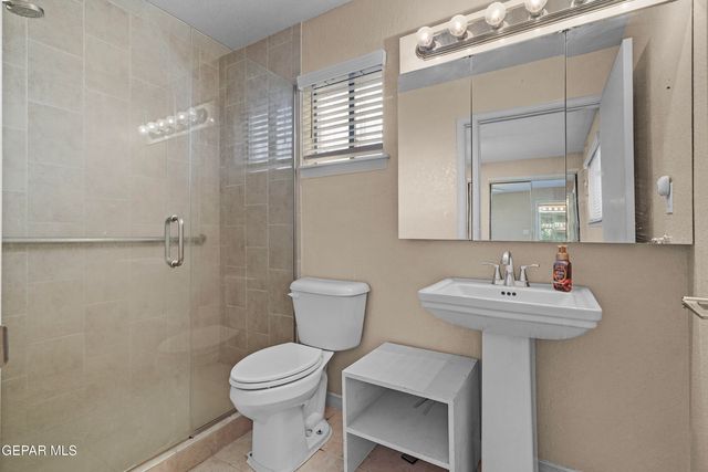 9304 W OSBORNE Road, El Paso, TX 79924