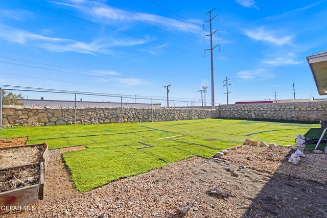 9304 W OSBORNE Road, El Paso, TX 79924