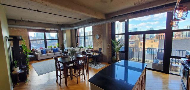 210 S Desplaines Street 512, Chicago, IL 60661