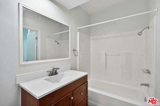 394 S MIRALESTE Drive 496, San Pedro (los Angeles), CA 90732
