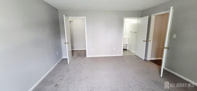 8207 Tamarron Drive, Plainsboro, NJ 08536