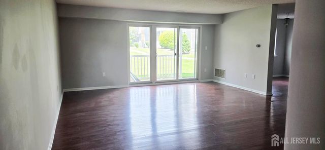 8207 Tamarron Drive, Plainsboro, NJ 08536