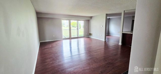 8207 Tamarron Drive, Plainsboro, NJ 08536