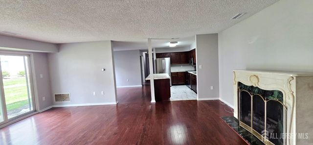 8207 Tamarron Drive, Plainsboro, NJ 08536