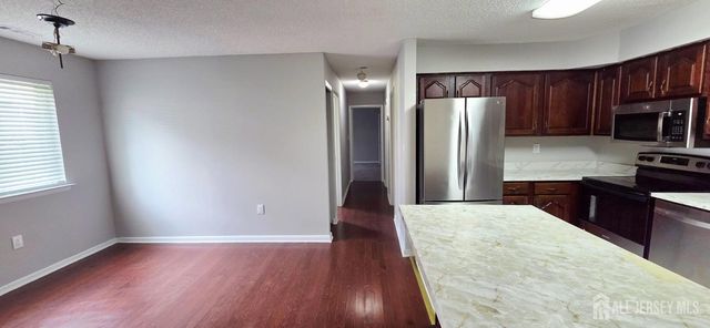 8207 Tamarron Drive, Plainsboro, NJ 08536