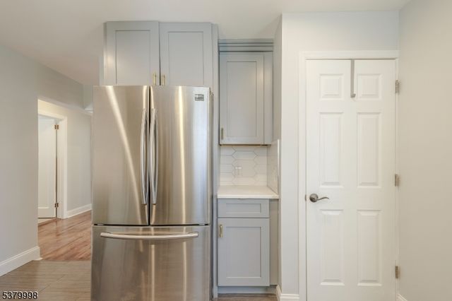 842 Erudo St, Linden City, NJ 07036