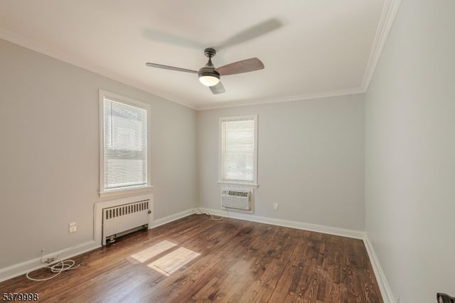 842 Erudo St, Linden City, NJ 07036