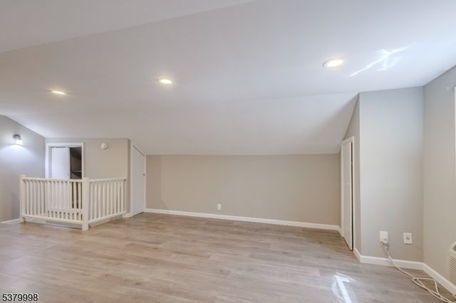 842 Erudo St, Linden City, NJ 07036