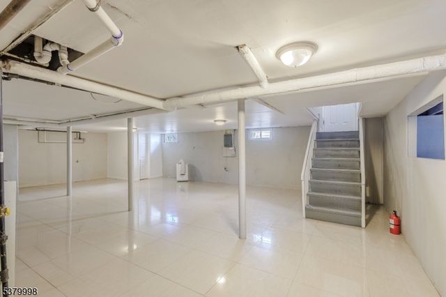 842 Erudo St, Linden City, NJ 07036