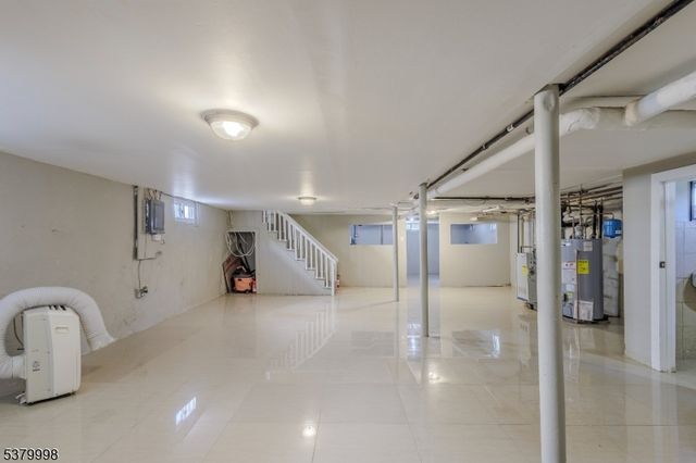 842 Erudo St, Linden City, NJ 07036