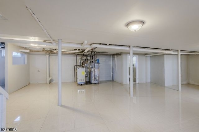 842 Erudo St, Linden City, NJ 07036