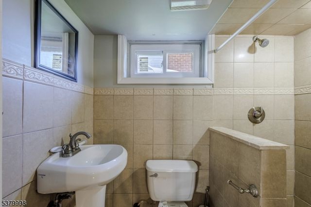 842 Erudo St, Linden City, NJ 07036