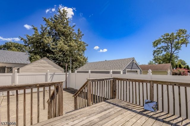 842 Erudo St, Linden City, NJ 07036