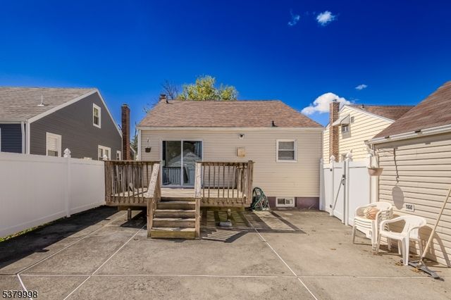 842 Erudo St, Linden City, NJ 07036