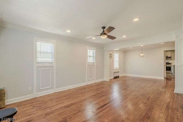 842 Erudo St, Linden City, NJ 07036