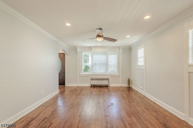 842 Erudo St, Linden City, NJ 07036