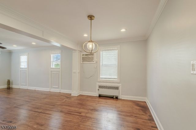 842 Erudo St, Linden City, NJ 07036