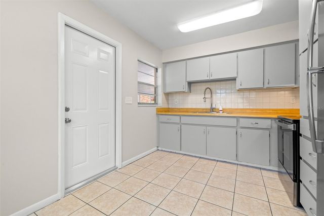 14809 N BOULEVARD, Tampa, FL 33613