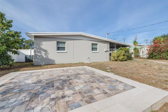 14809 N BOULEVARD, Tampa, FL 33613