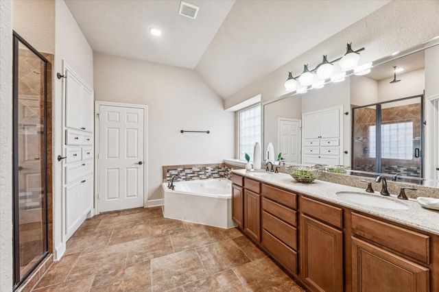 11256 Hahn Road, Sealy, TX 77474