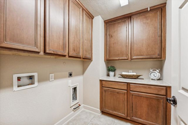 11256 Hahn Road, Sealy, TX 77474