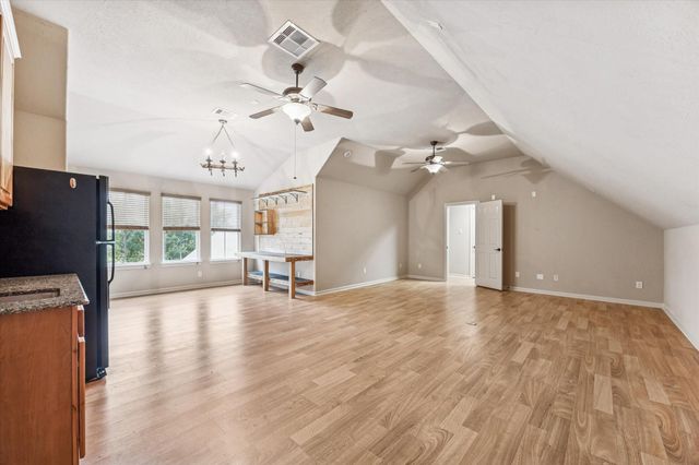 11256 Hahn Road, Sealy, TX 77474