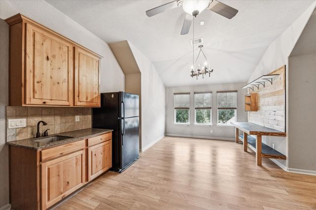 11256 Hahn Road, Sealy, TX 77474