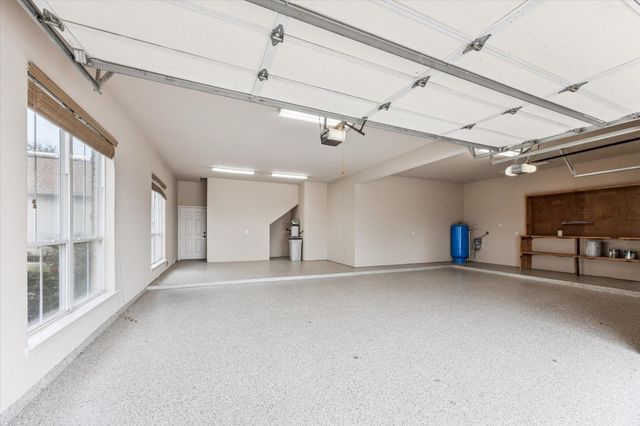 11256 Hahn Road, Sealy, TX 77474