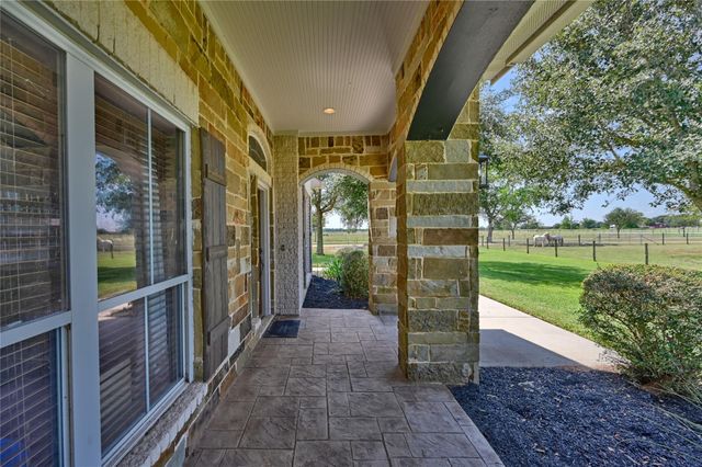 11256 Hahn Road, Sealy, TX 77474