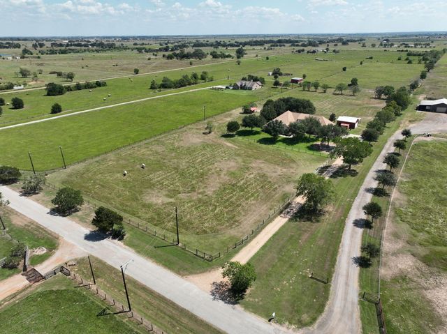 11256 Hahn Road, Sealy, TX 77474
