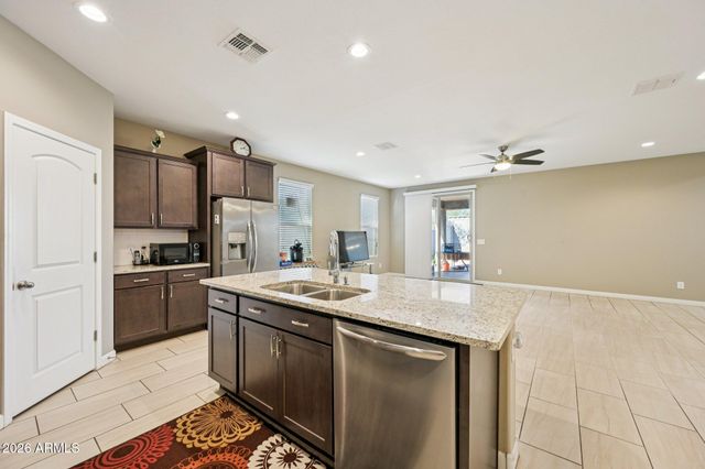 10736 W BRONCO Trail, Peoria, AZ 85383