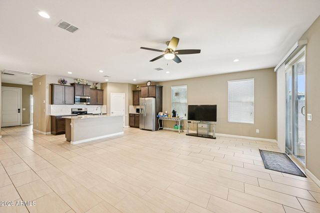 10736 W BRONCO Trail, Peoria, AZ 85383