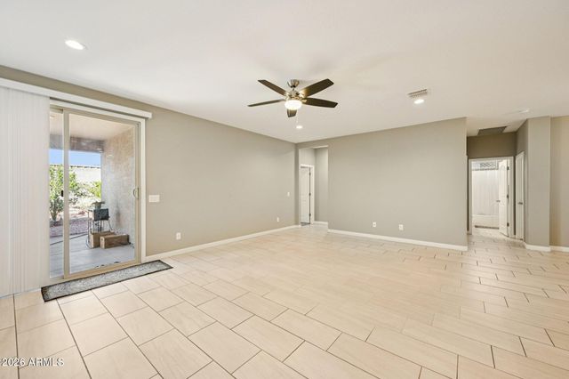 10736 W BRONCO Trail, Peoria, AZ 85383