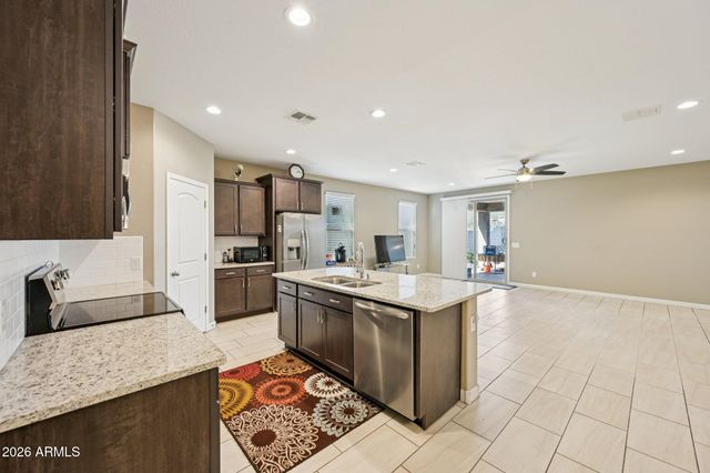 10736 W BRONCO Trail, Peoria, AZ 85383