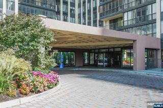 300 Winston 2906, Cliffside Park, NJ 07020