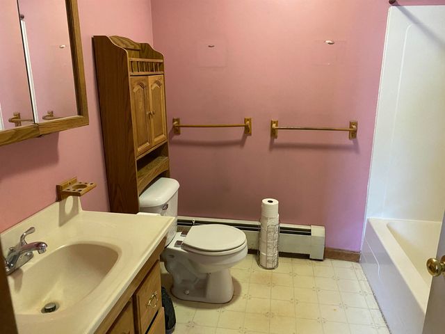 90 Elm Street, West Rutland, VT 05777