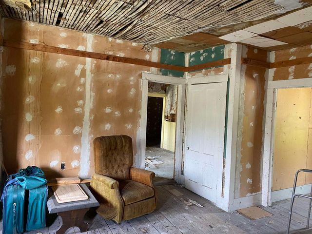 90 Elm Street, West Rutland, VT 05777