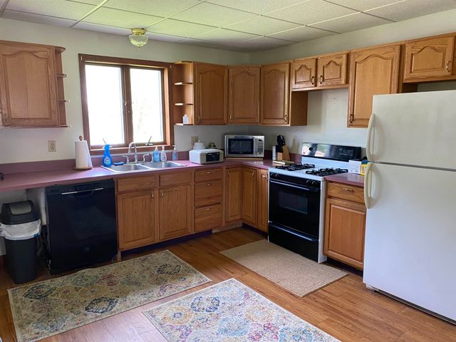 90 Elm Street, West Rutland, VT 05777