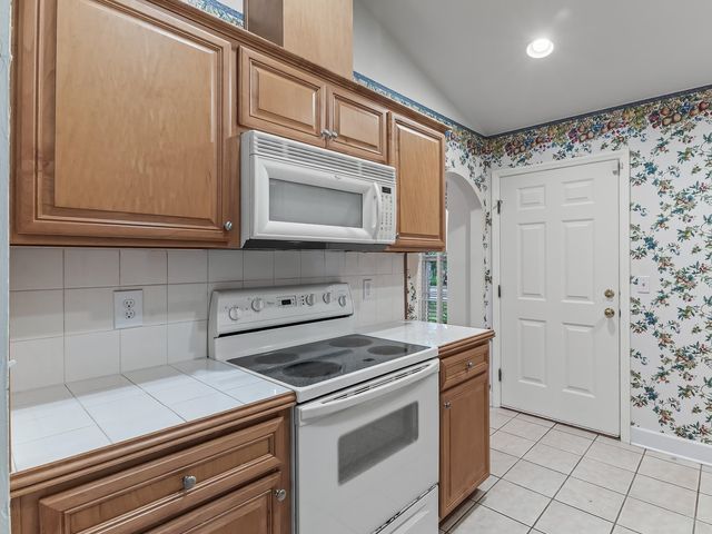 1737 Silverwood Drive, Tallahassee, FL 32301
