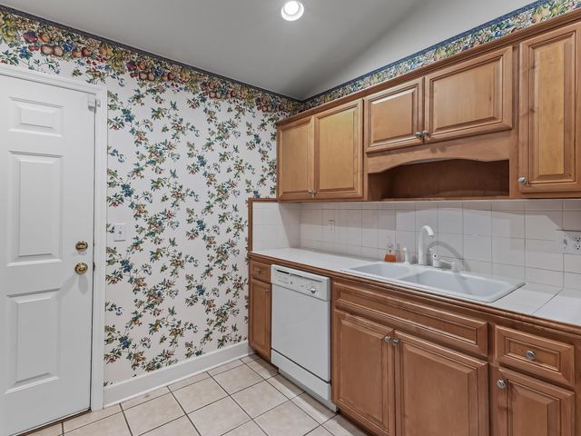 1737 Silverwood Drive, Tallahassee, FL 32301