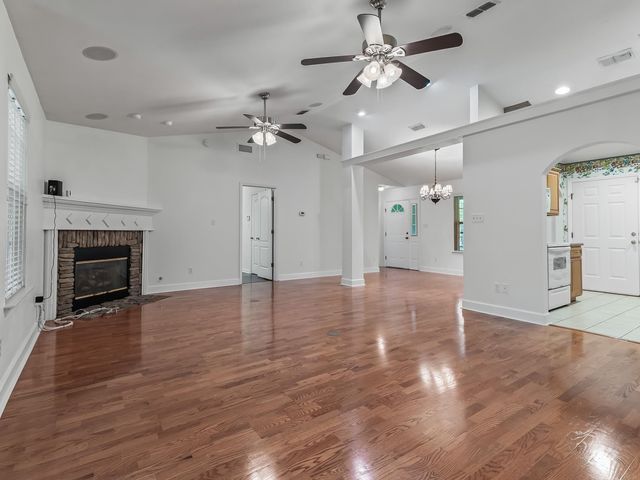 1737 Silverwood Drive, Tallahassee, FL 32301