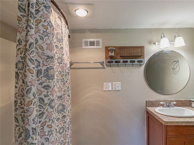 20045 County Road 502 Road, Colcord, OK 74338