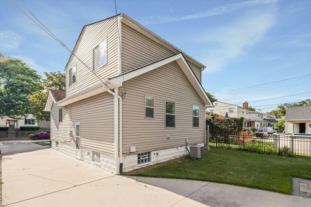 342 N Marias Avenue, Clawson, MI 48017