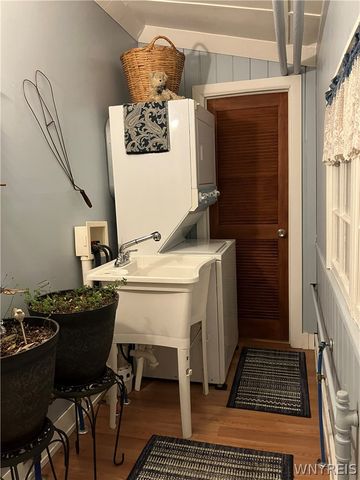 207 Coolidge Road, Irondequoit, NY 14622