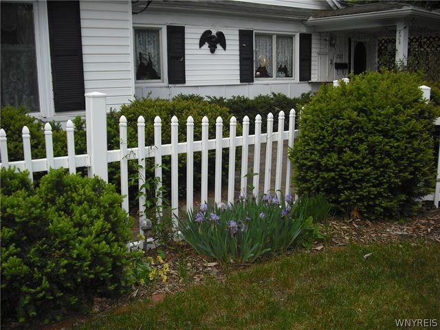 207 Coolidge Road, Irondequoit, NY 14622